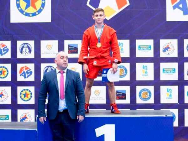 Спортсмен из Сочи выиграл золото на первенстве Европы по самбо