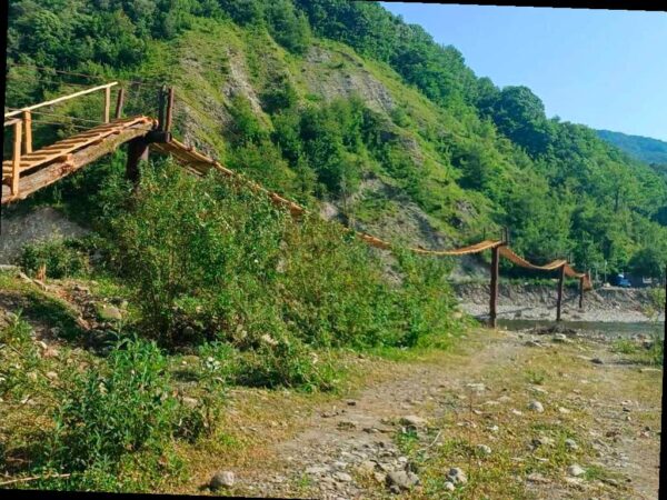 В Сочи на экомаршруте к водопадам Псыдах и Шапсуг открылся новый подвесной мост