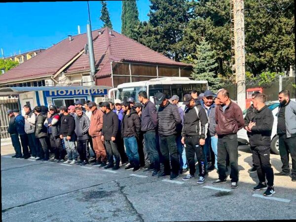 Рейды по мигрантам проходят в Сочи