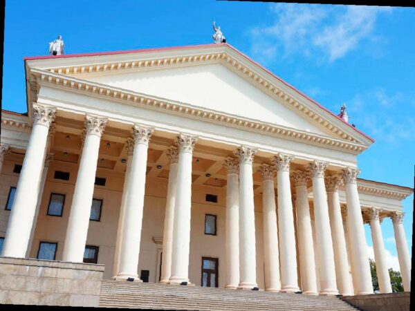 Гастроли Государственного русского театра драмы имени Фазиля Искандера