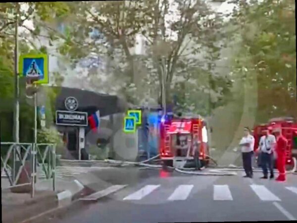 Ночью в Сочи произошли два пожара: сгорели две торговые палатки и кафе