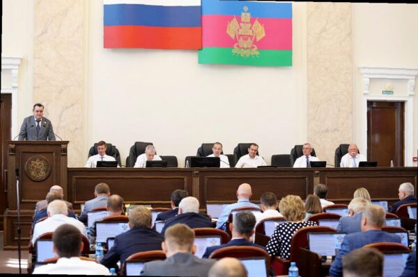 «Виктор Тепляков участвовал в заседании краевого парламента»
