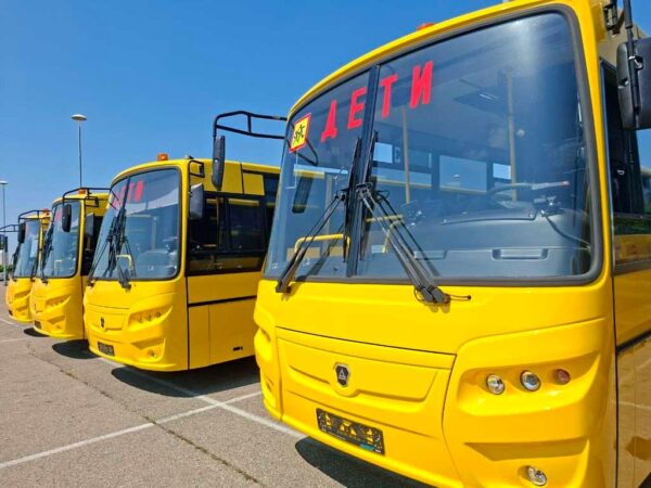 Сочинские школы рады новым автобусам