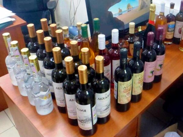В Сочи задержали незаконный ввоз алкоголя из Абхазии