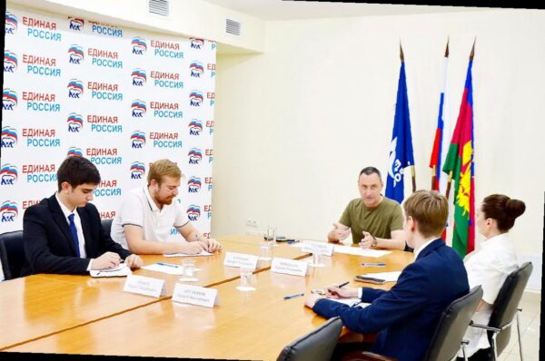 «Виктор Тепляков встретился с активом ‘Молодой Гвардии’ в Сочи»