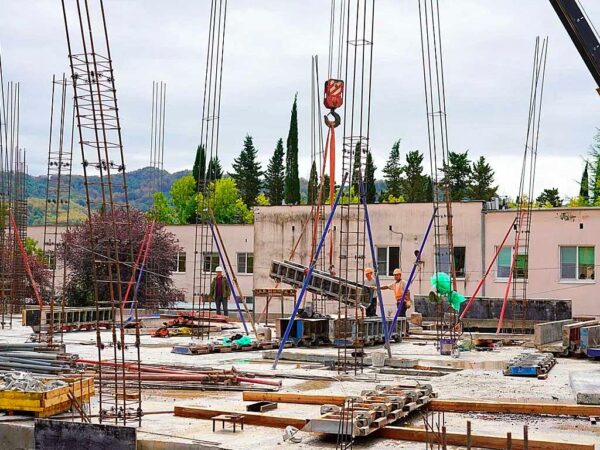 В Горном Лоо строится новая школа
