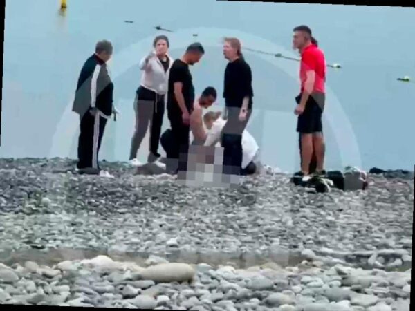 На одном из пляжей в Сочи обнаружили тело женщины