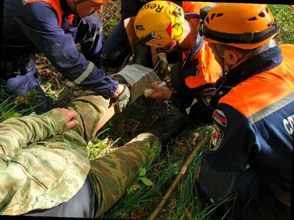 Грибнику в Сочи оказали помощь после того, как он сломал ногу в лесу