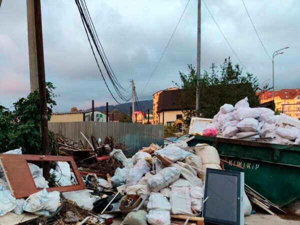 Адреса контейнерных площадок в Сочи, пострадавших от незаконного выброса мусора