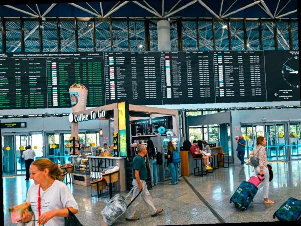 В аэропорту Сочи задержан вылет 16 рейсов