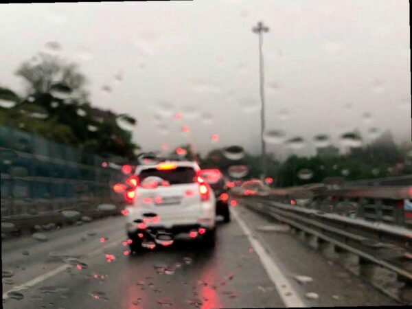 Ливни с грозой: в Сочи объявили штормовое предупреждение