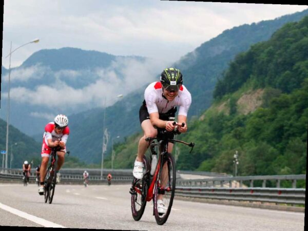 В горах Сочи стартовала велогонка «Мангазея Три Горы Осень»