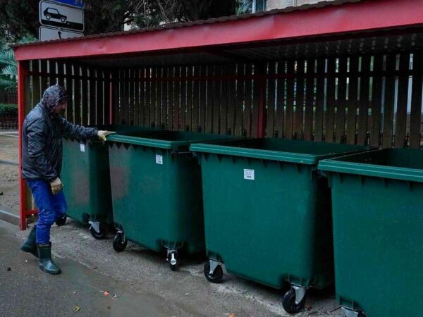 В Сочи устанавливают 80 новых мусорных площадок