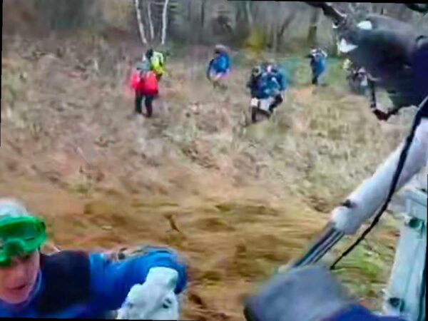 Туристов, застрявших в горах Сочи, спасли вертолётом