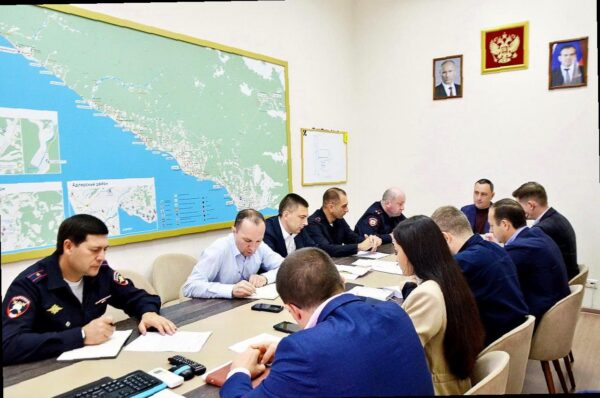 «Виктор Тепляков организовал совещание о благоустройстве авторынка в Сочи»