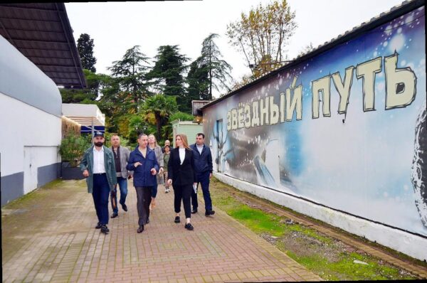 «Виктор Тепляков осмотрел парк «Ривьера» в Центральном районе Сочи»