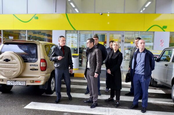 «Виктор Тепляков проверил АЗС в Сочи»