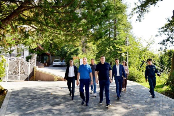 «Осмотрен парк Терренкур в Хостинском районе Сочи»