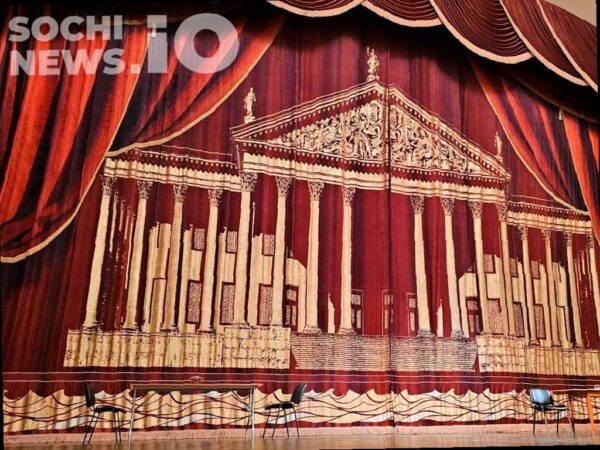 Сегодня в Сочи пройдет акция «Ночь искусств» с более чем 90 мероприятиями. Тема этого года — «В единстве культур — сила народа». В рамках мероприятий в разных районах города будут проведены различные мероприятия.