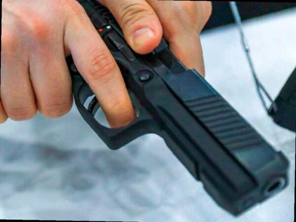 В Сухуме произошла стрельба во время похоронной процессии, пять человек ранены