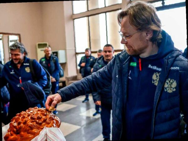 Футбольные сборные России и Перу прибыли в Сочи для товарищеского матча