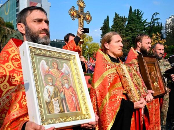 В Сочи прошел Крестный ход в честь Архангела Михаила