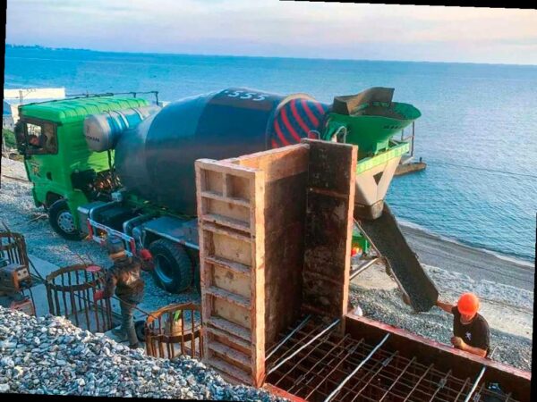 Капремонт на оползневом участке трассы в Сочи будет завершен к концу года