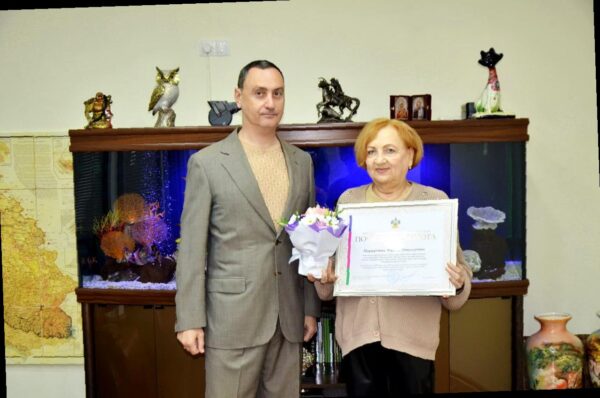 «Виктор Тепляков наградил специалистов Сочи отличительными грамотами»