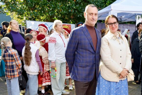 «Виктор Тепляков принял участие в праздновании Дня народного единства в Сочи»