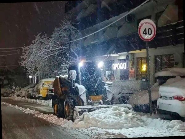В Сочи ночью был сильный снегопад, ожидаются дальнейшие осадки
