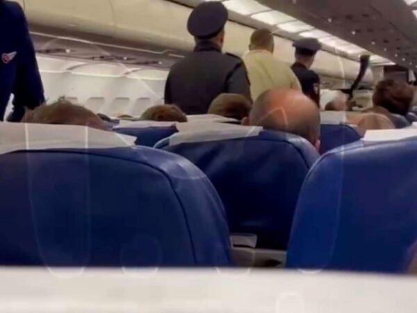Пьяный пассажир вызвал задержку рейса из Сочи в Санкт-Петербург