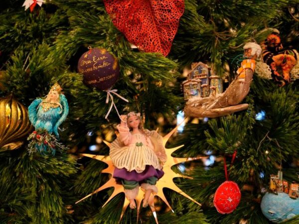 В Сочи проходит удивительная выставка новогодних игрушек