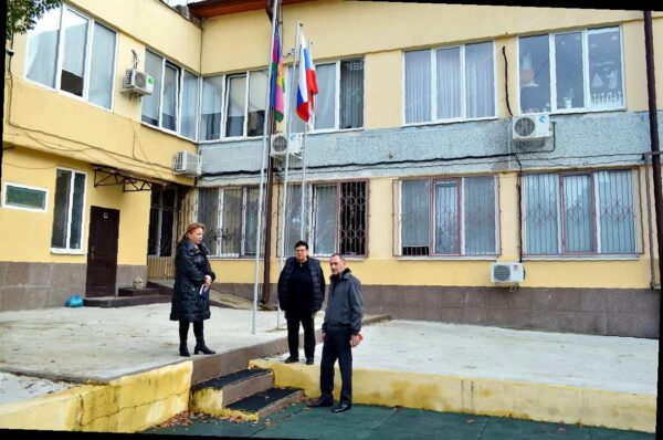 «Виктор Тепляков проверил благоустройство школы № 44 в Сочи»