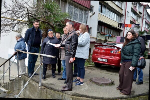 «Виктор Тепляков проверил состояние улицы Пасечной в Сочи