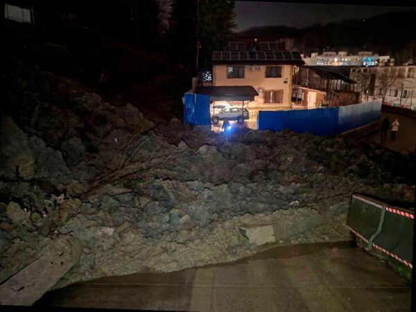 В районе Тепличной в Сочи произошел новый оползень