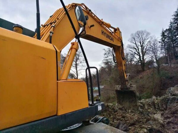 В Сочи устраняют последствия трех оползней