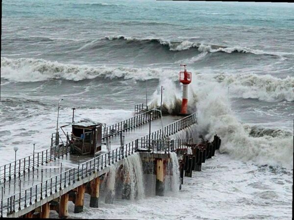 В Сочи ожидается небольшой шторм