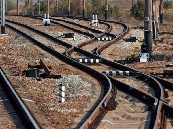 На Кубани около 50 поездов задерживаются из-за сильного снегопада