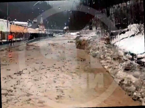 Сход селя на дороге к Роза Хутор в горном кластере Сочи