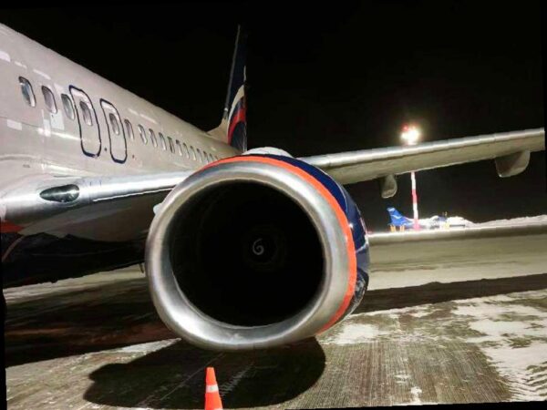 Рейс из Красноярска в Сочи вернулся в аэропорт из-за технических причин