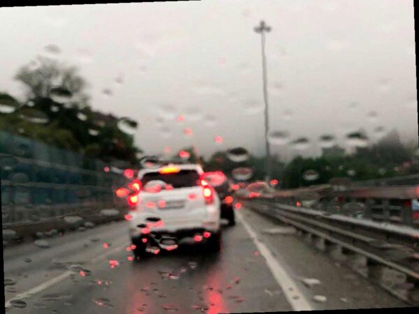 В Сочи ожидается похолодание, сообщают синоптики. Самым холодным днем будет среда, когда температура воздуха на побережье составит +4…+6°С днем и приблизится к нулю ночью. В горной зоне будет еще прохладнее, —2…+2°С днем и до —7°С ночью. Погода будет облачной с прояснениями.