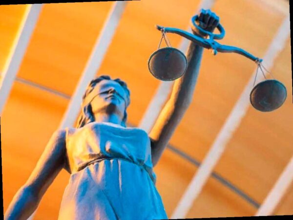 В Сочи полицейские получили взятку автомобилем «Мини Купер»