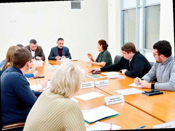 Депутат ЗСК Виктор Тепляков встретился с жителями Сочи