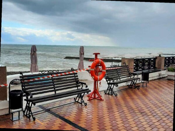 В Сочи усилится волнение моря, в горах лавиноопасно