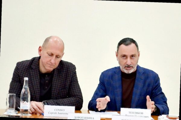 «Виктор Тепляков на совещании по пляжам Сочи»