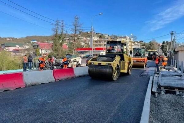 На мосту через реку Уч-Дере под Сочи введут реверсивное движение до ко