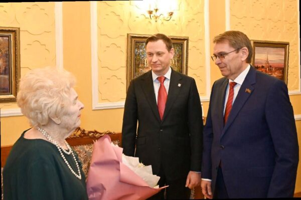 В Сочи поздравили легенду городского образования Веру Шибалову