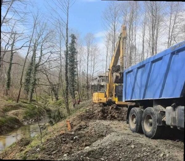 В Сочи расчистят реку Херота: вывезут более 25 тысяч кубометров мусора