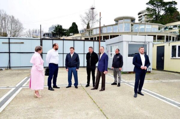 «Виктор Тепляков оценил подготовку пляжей в Сочи к лету»